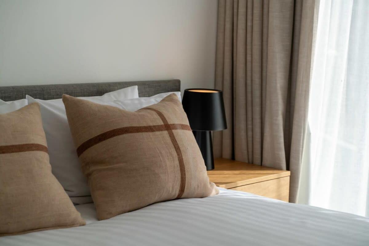 Alps And Lake Retreat Wanaka Albert Town Buitenkant foto