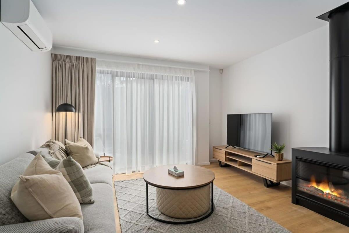 Alps And Lake Retreat Wanaka Albert Town Buitenkant foto